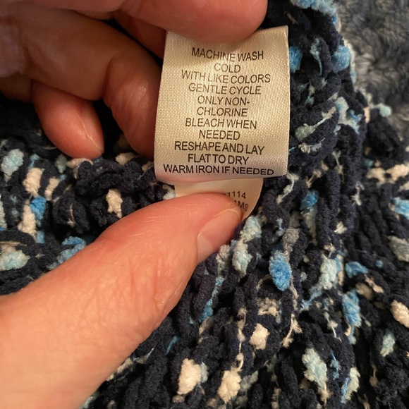 GUC women’s size XL blue & white chenille pullover with hood from Studio by JPR - Picture 5 of 11